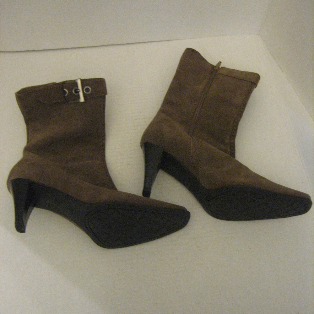 Mossimo Women's Taupe Suede Calf Boots Sz 7 1/2